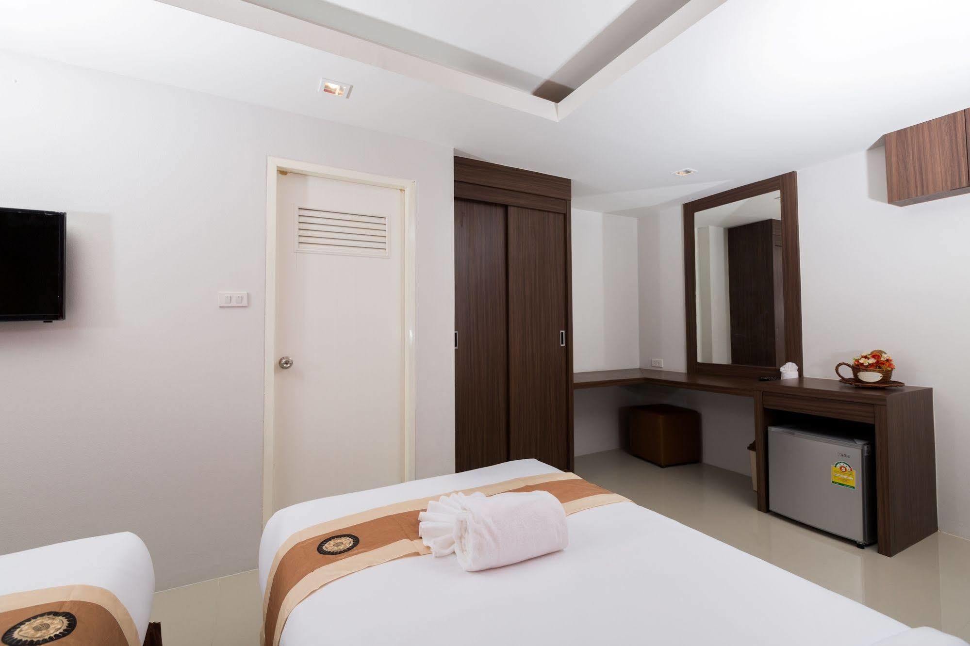 Euro Luxury Pavillion Pratunam Bangkok Bagian luar foto