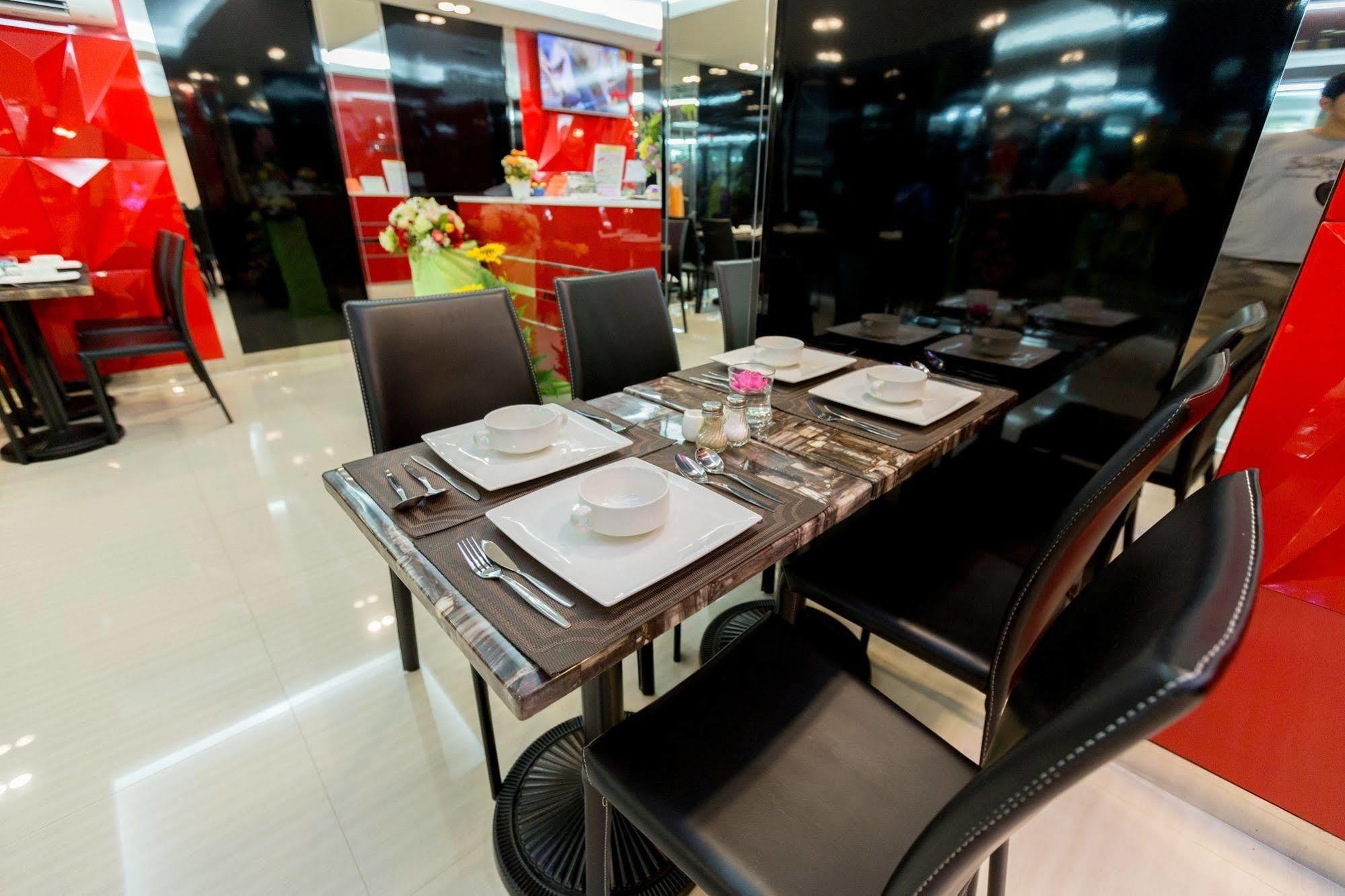 Euro Luxury Pavillion Pratunam Bangkok Bagian luar foto